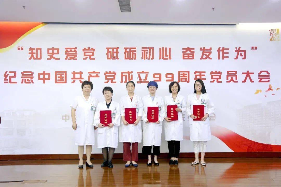 煎豆腐的时候必须要先将豆腐焯水吗？煎豆腐的具体步骤又是什么呢？游戏画面